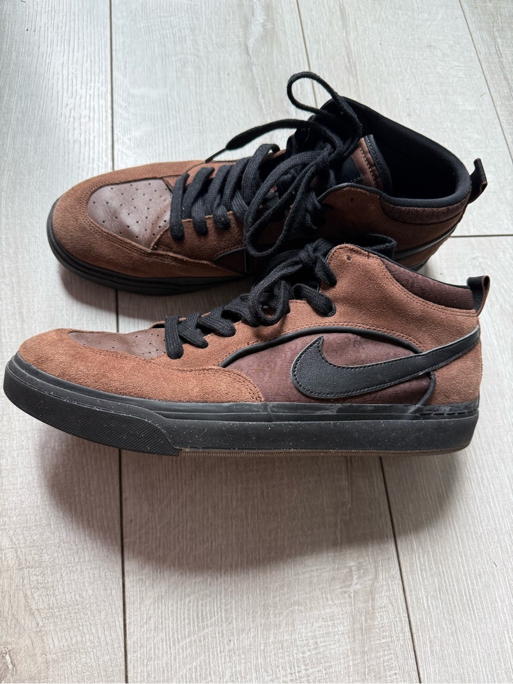Nike SB React Leo Baker